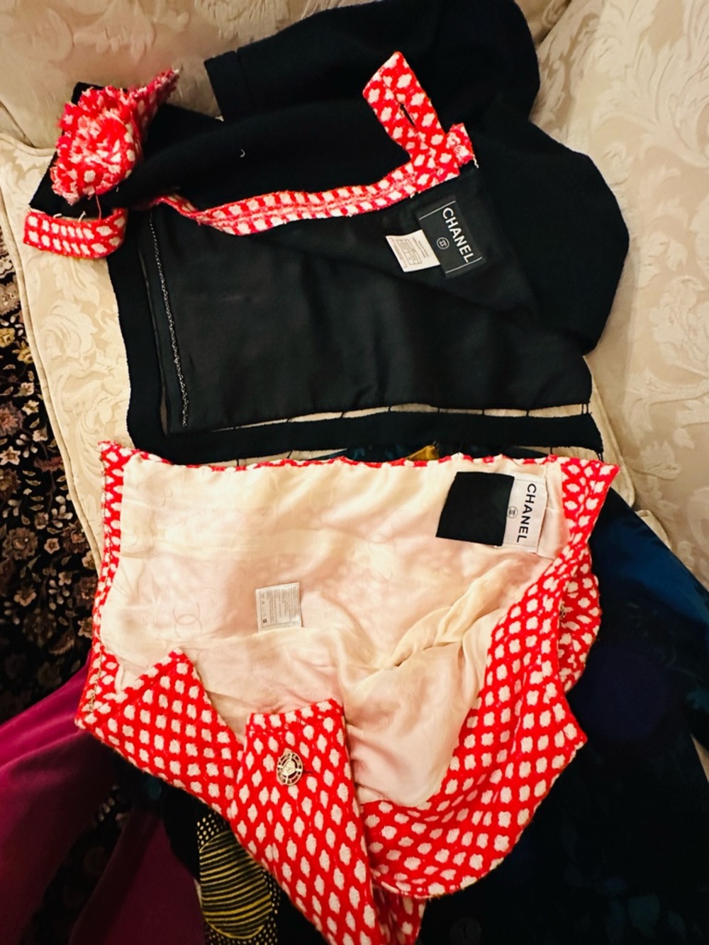 CHANEL Red Patterned and Black Two-Tone Blazer Jacket - Picture 13 of 15